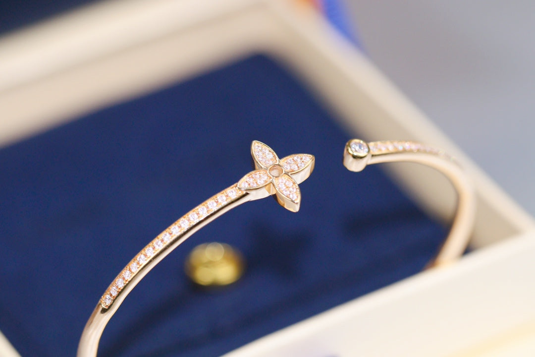 ¡®Glow Jewelry¡¯IDYLLE PINK GOLD OPEN BRACELET DIAMOND PAVED