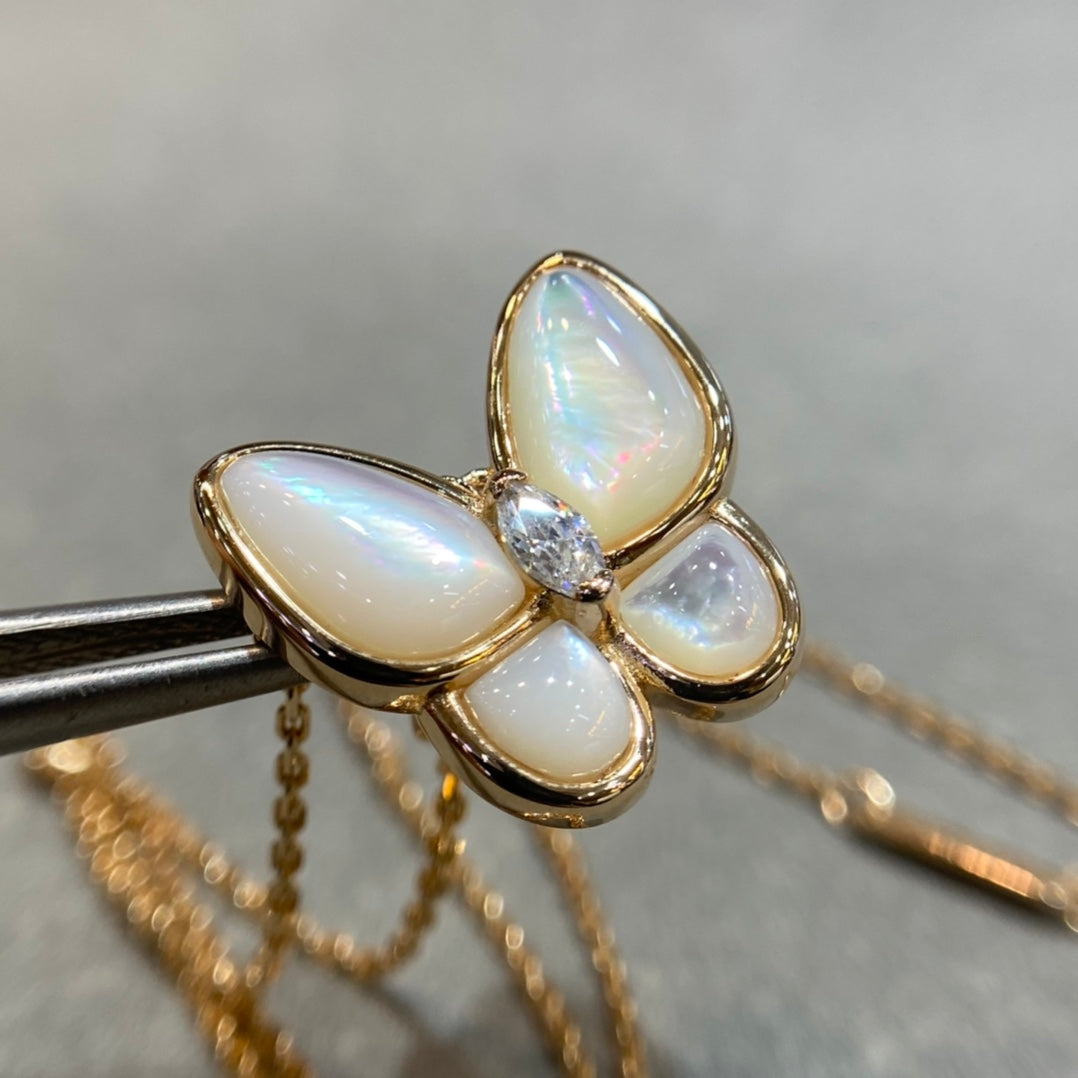 [Glow Jewelry]BUTTERFLY MOP DIAMOND NECKLACE