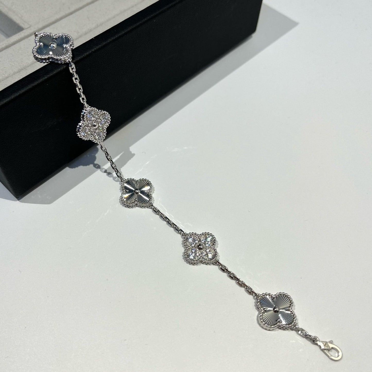 [Glow Jewelry]New  CLOVER 5 MOTIF LASER BRACELET COLLECTION