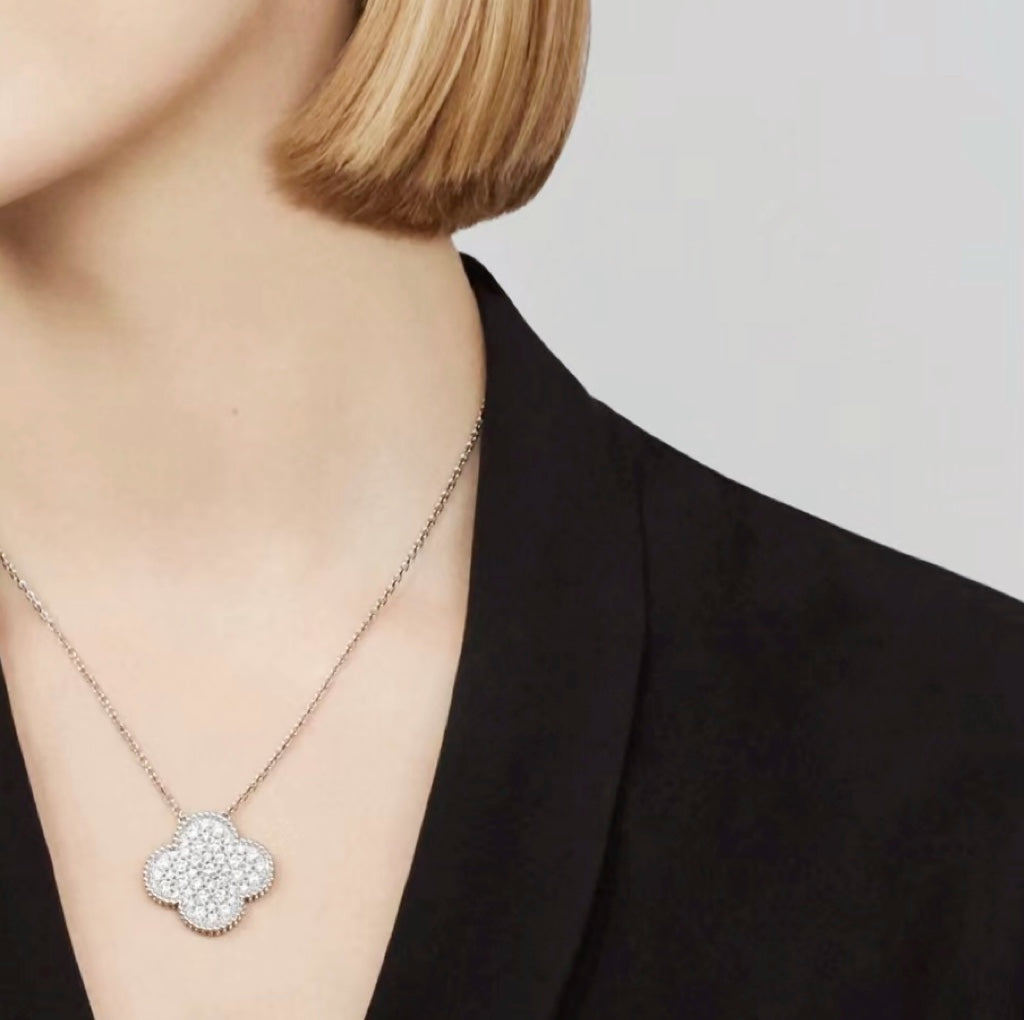 ¡®Glow Jewelry¡¯CLOVER 25MM LARGE PENDANT DIAMOND PAVED SILVER NECKLACE