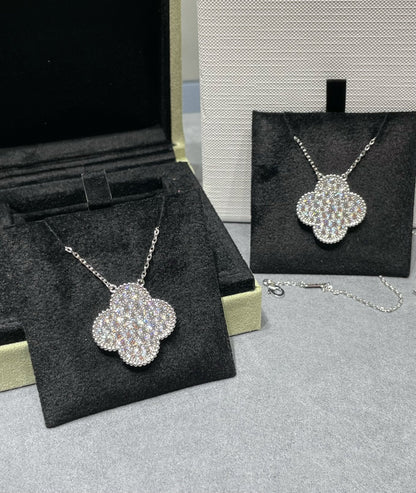 ¡®Glow Jewelry¡¯CLOVER 25MM LARGE PENDANT DIAMOND PAVED SILVER NECKLACE