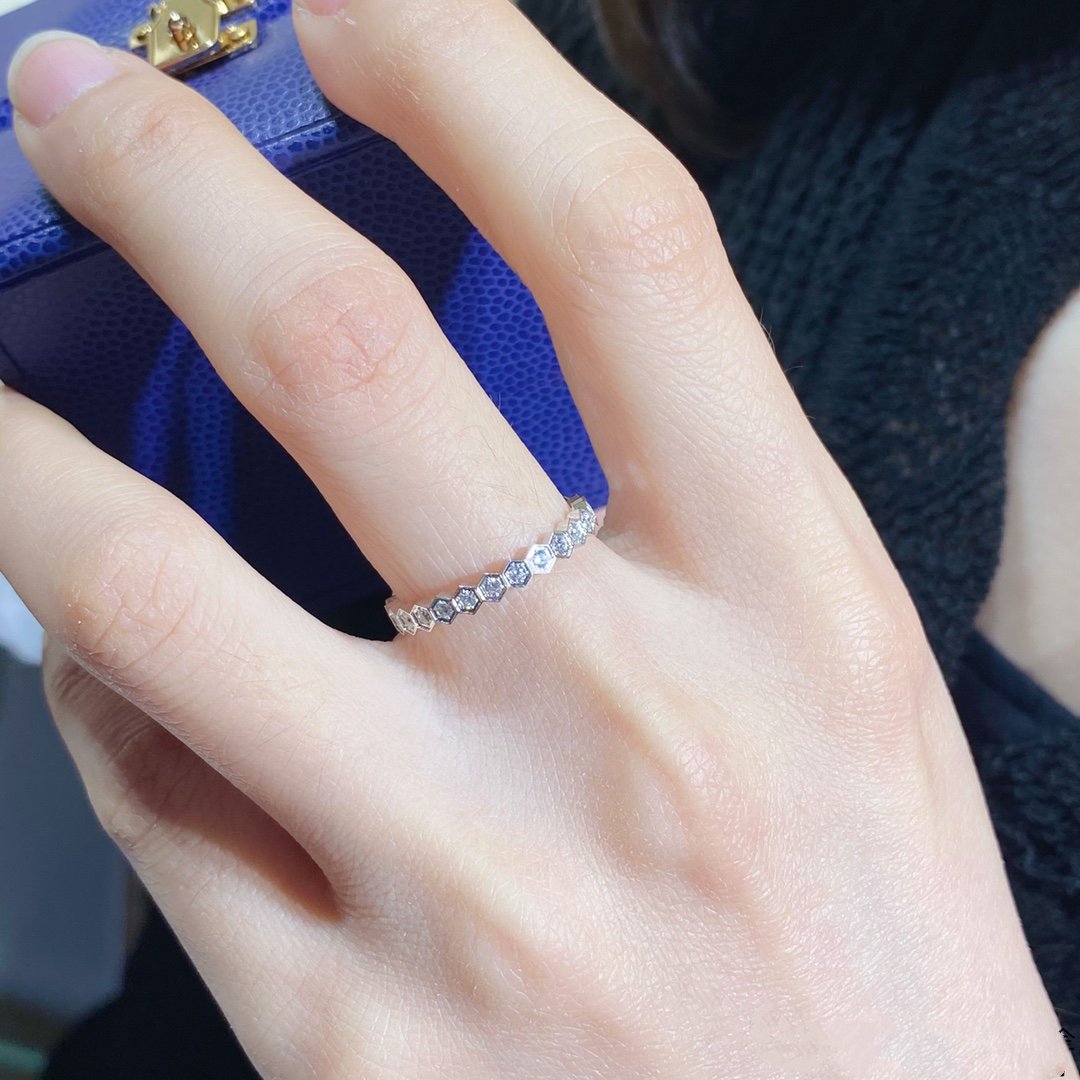 ¡®Glow Jewelry¡¯BEE LOVE DIAMOND PAVED SMALL RING