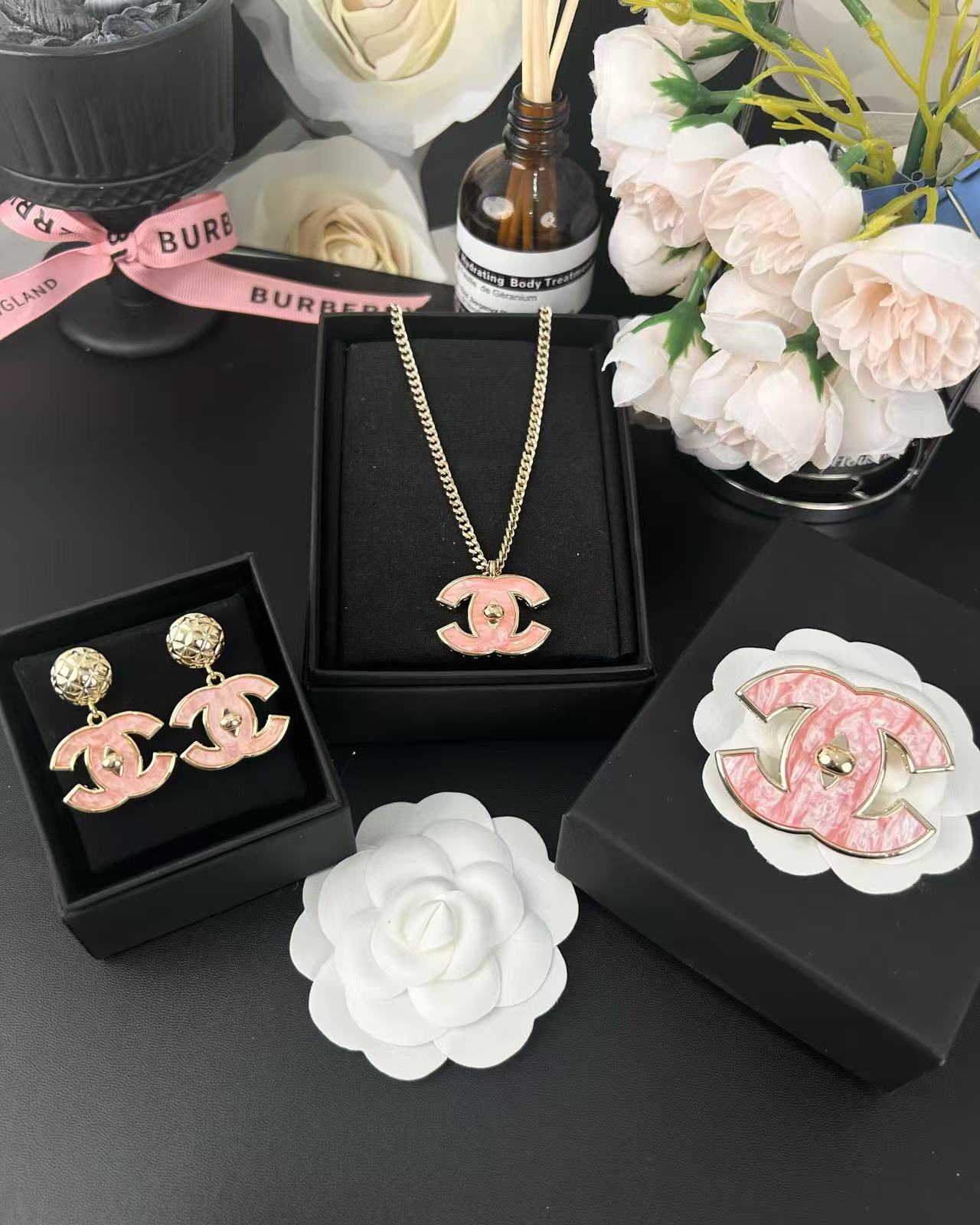 [Glow Jewelry]Pink Resin Classic Brooch 5cm