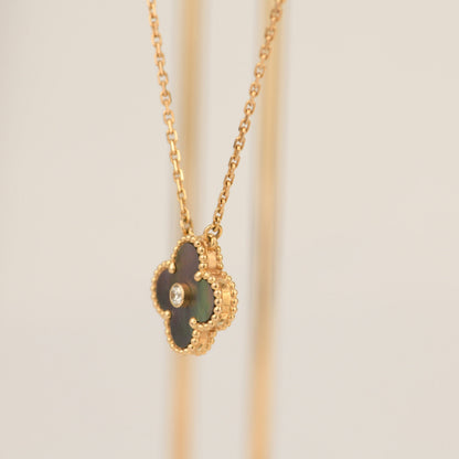 ¡®Glow Jewelry¡¯CLOVER 15MM DIAMOND AND MOTHER-OF-GREY NECKLACE