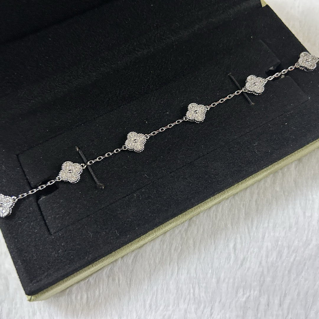 [Glow Jewelry]New CLOVER 6 MOTIF DIAMOND BRACELET