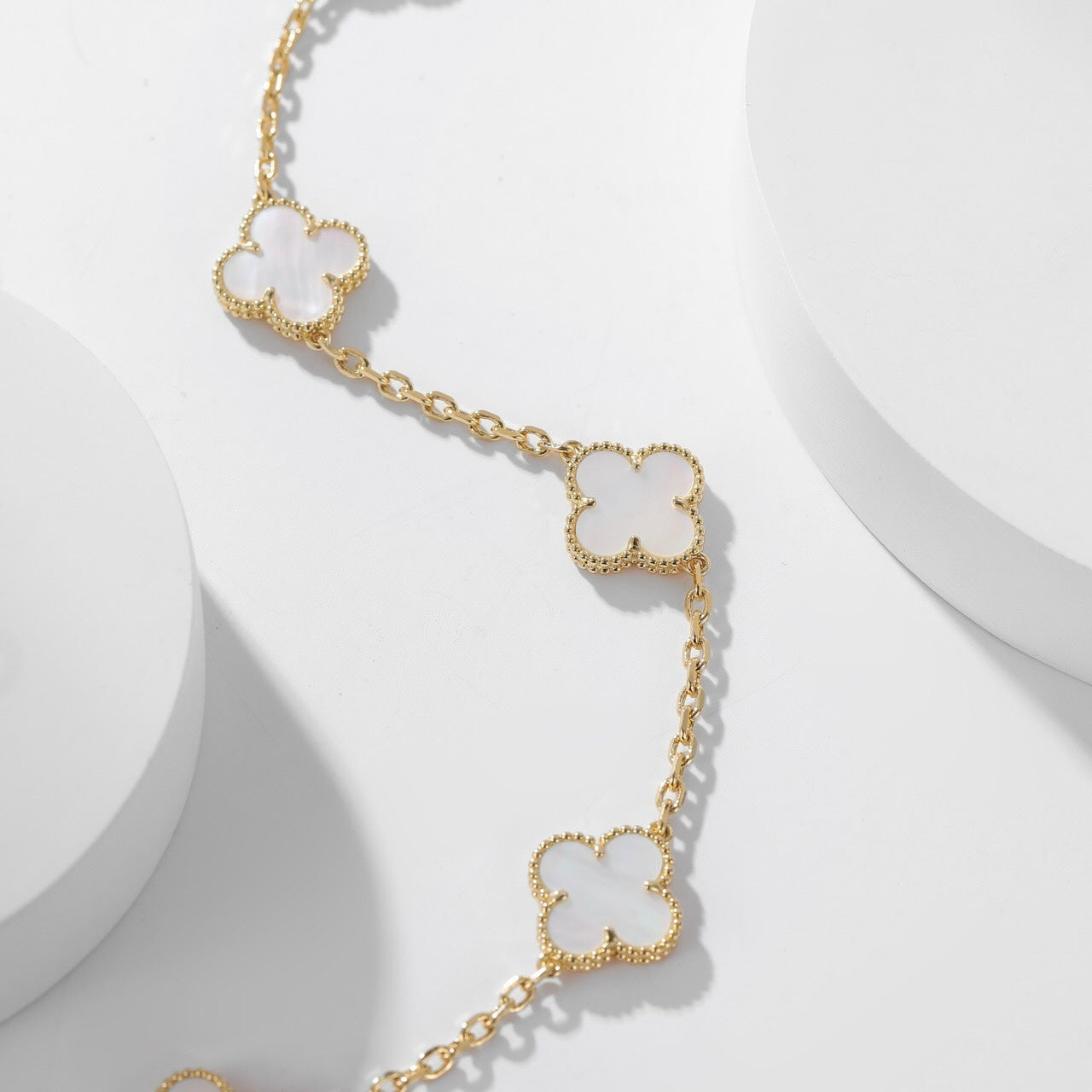 ¡®Glow Jewelry¡¯CLOVER 10 MOTIFS WHITE MOTHER OF PEARL NECKLACE