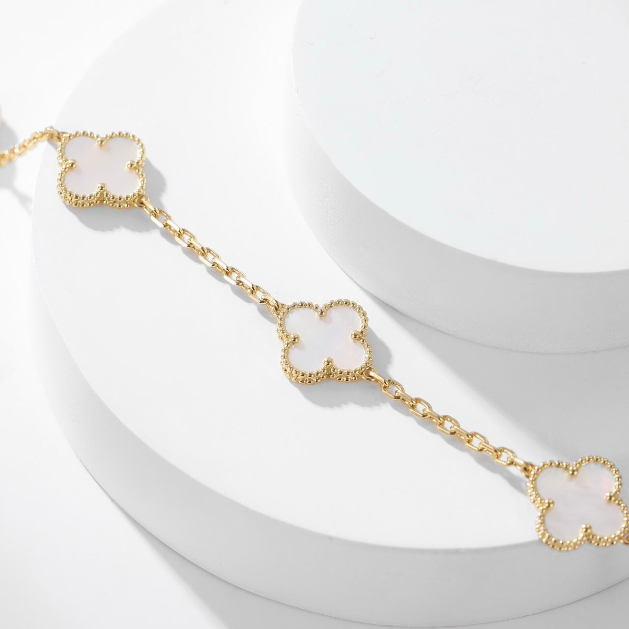 [Glow Jewelry]CLOVER 10 MOTIFS WHITE MOTHER OF PEARL NECKLACE