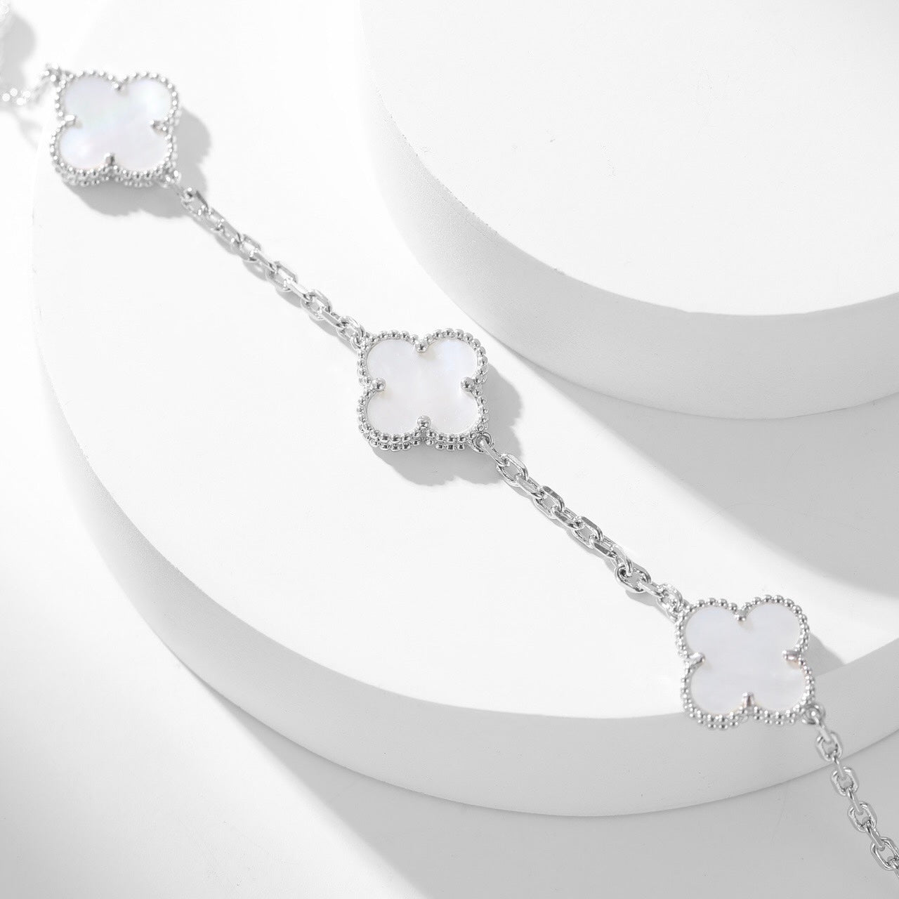 [Glow Jewelry]CLOVER 10 MOTIFS WHITE MOTHER OF PEARL NECKLACE