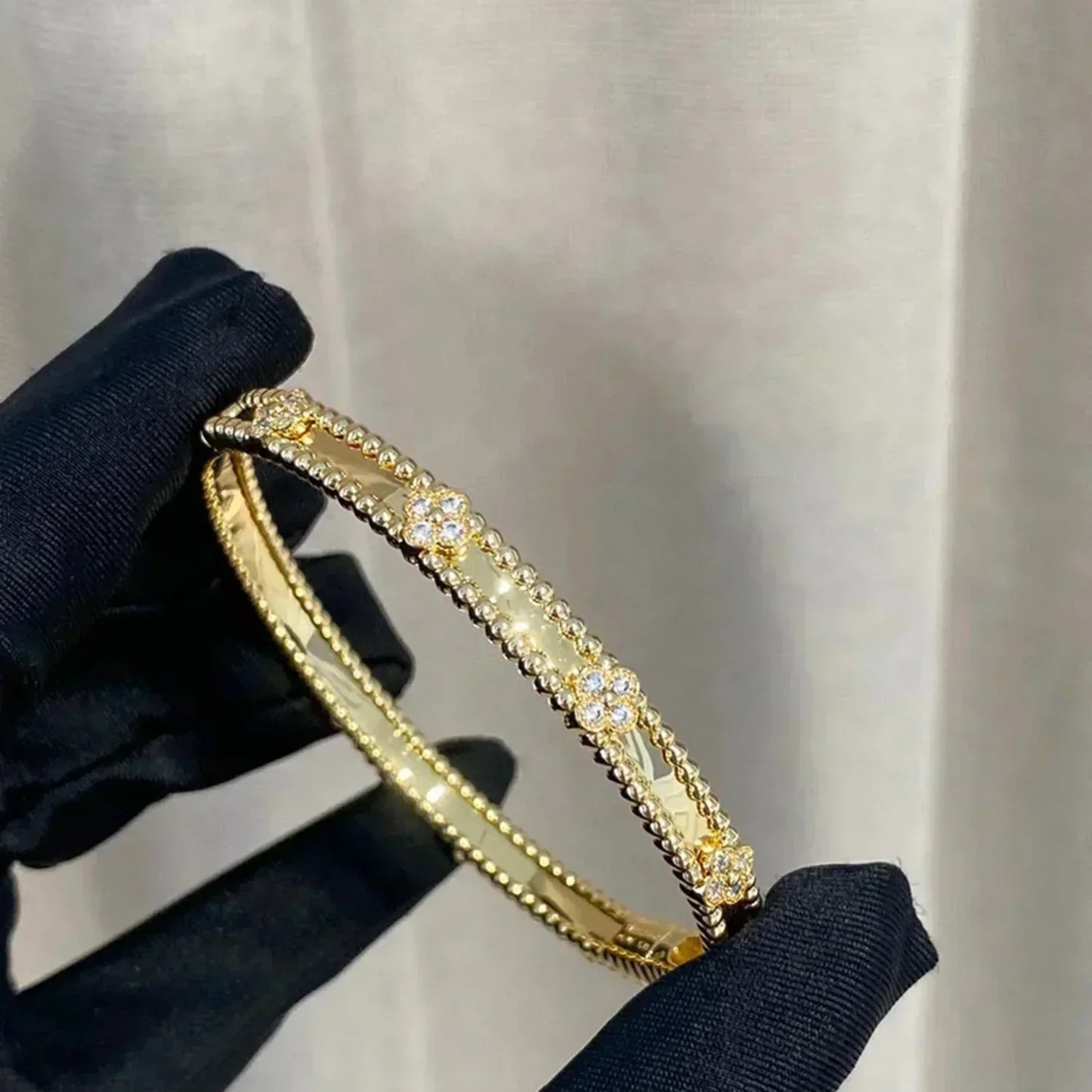 [Glow Jewelry]CLOVER BRACELET 4MM DIAMONDS