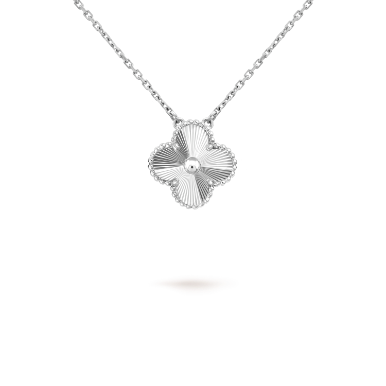 [Glow Jewelry]CLOVER 15MM LASER NECKLACE SILVER