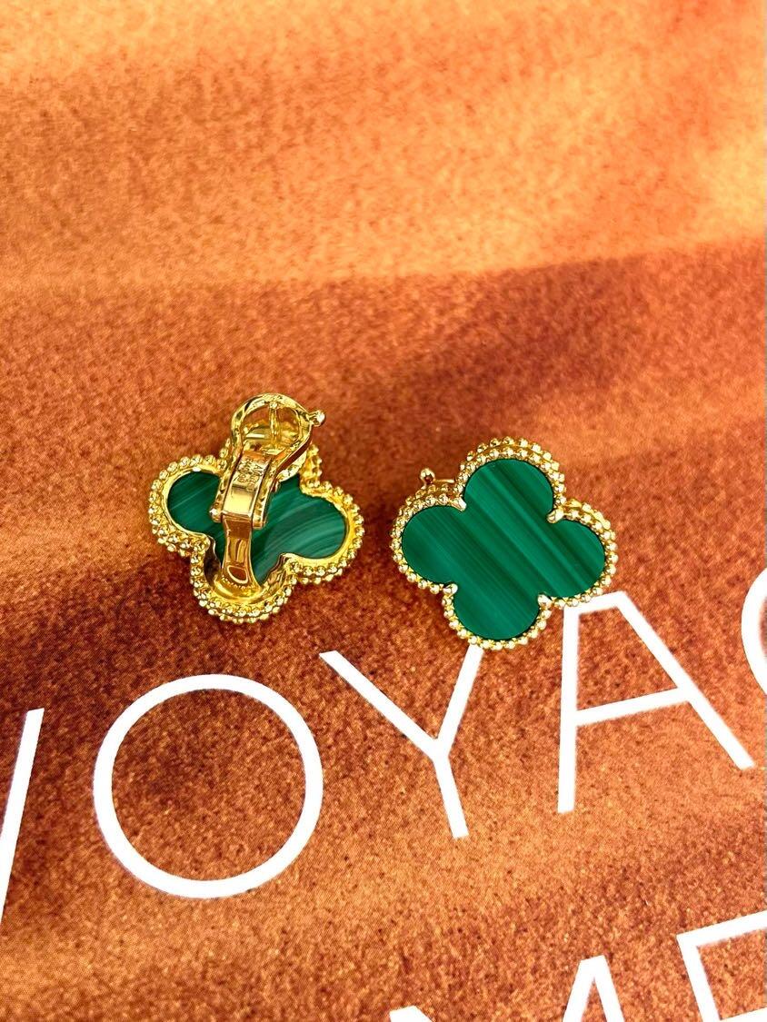 [Glow Jewelry] CLOVER LARGE (20mm) 1 MOTIFS GREENER MOP STUD EARRINGS