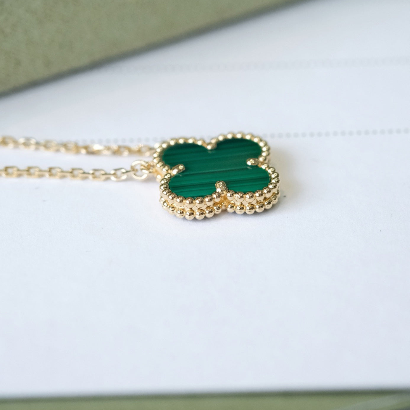 ¡®Glow Jewelry¡¯CLOVER 15MM MALACHITE SINGLE FLOWER  NECKLACE