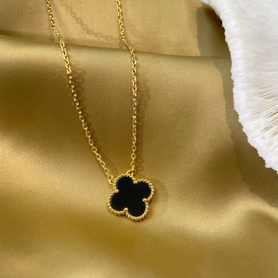 [Glow Jewelry]CLOVER 15MM BLACK ONYX SINGLE FLOWER NECKLACE