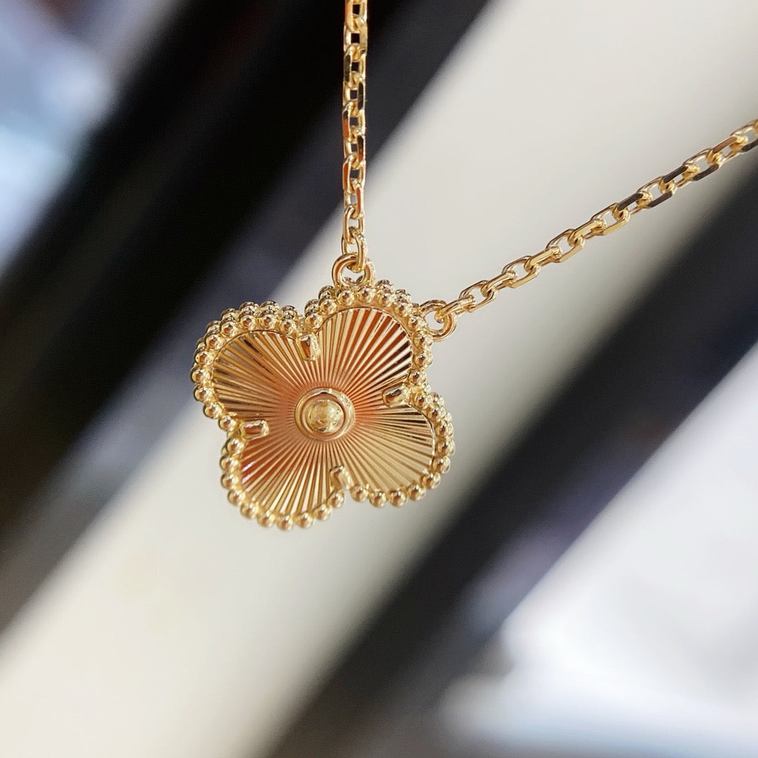 ¡®Glow Jewelry¡¯CLOVER 15MM LASER NECKLACE