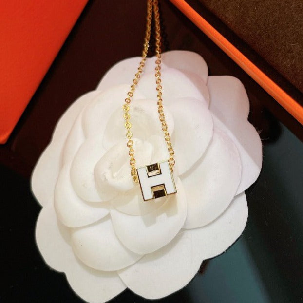 [Glow Jewelry]H WHITE SQUARE GOLD NECKLACE