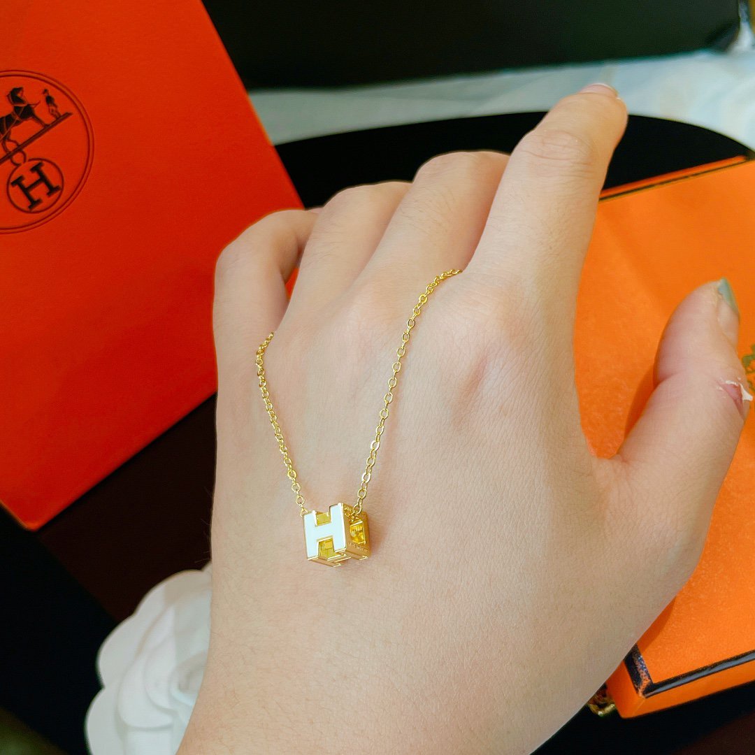 [Glow Jewelry]H WHITE SQUARE GOLD NECKLACE