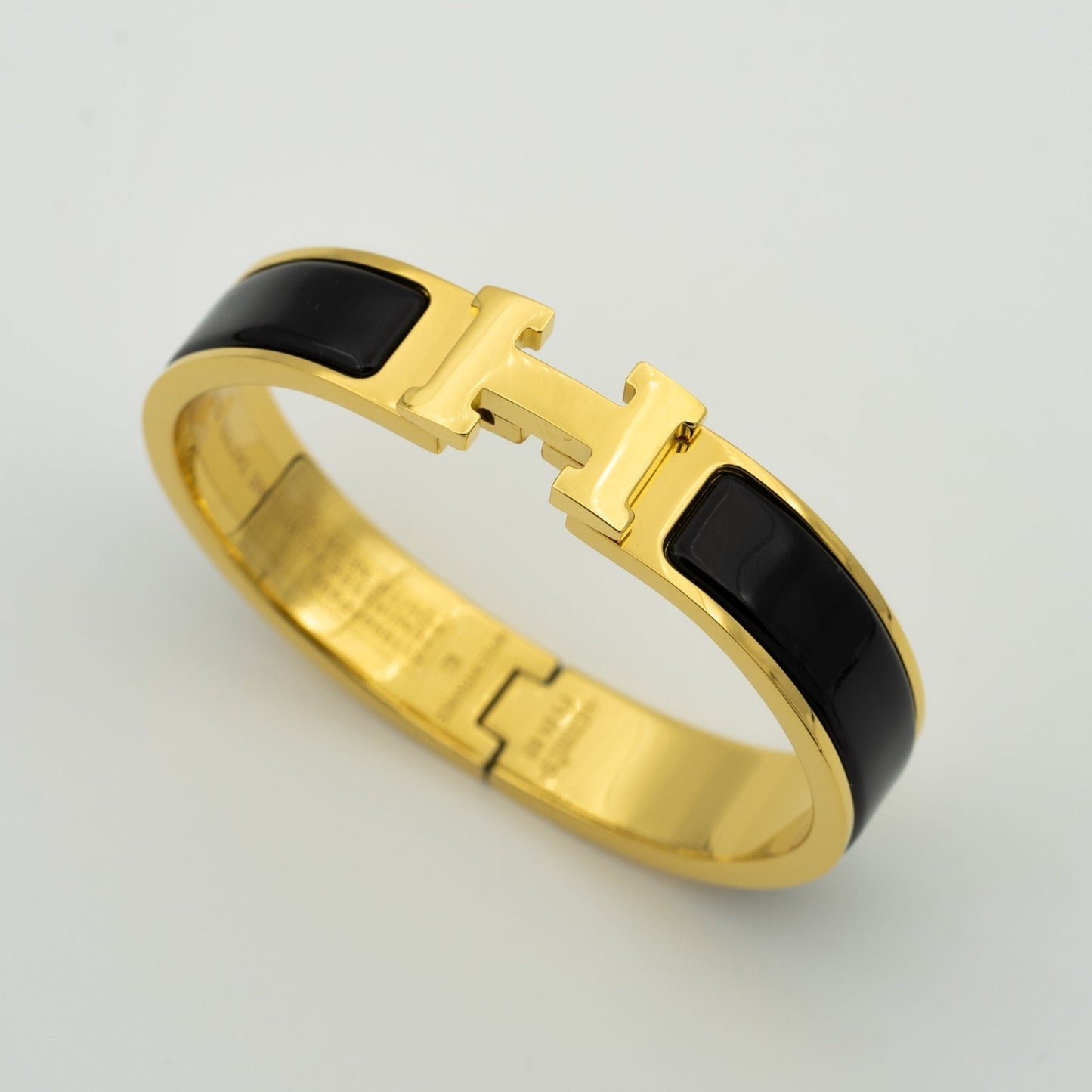 ¡®Glow Jewelry¡¯H BLACK BRACELET