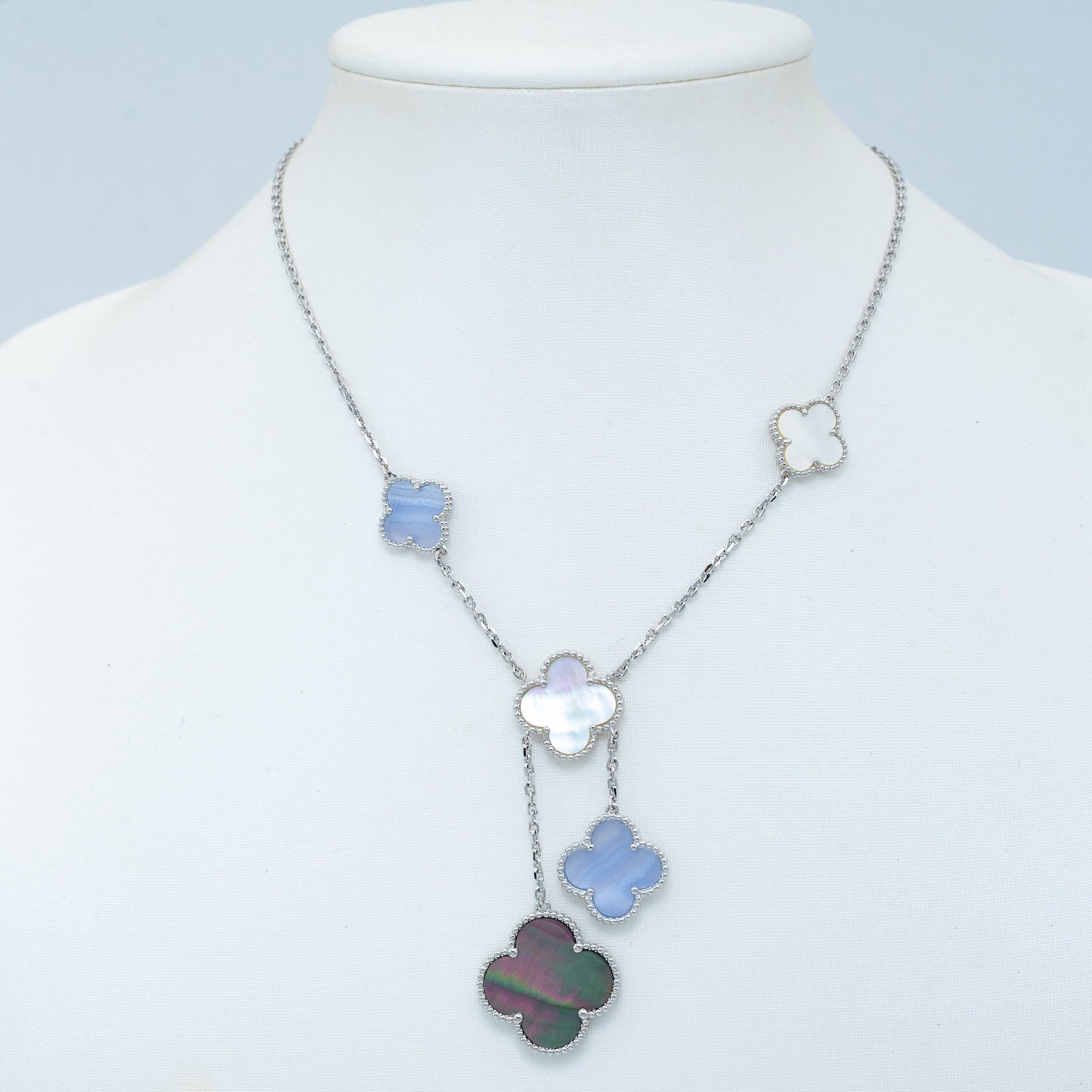 ¡®Glow Jewelry¡¯CLOVER MOP CHALCEDONY NECKLACE SILVER 6 MOTIF
