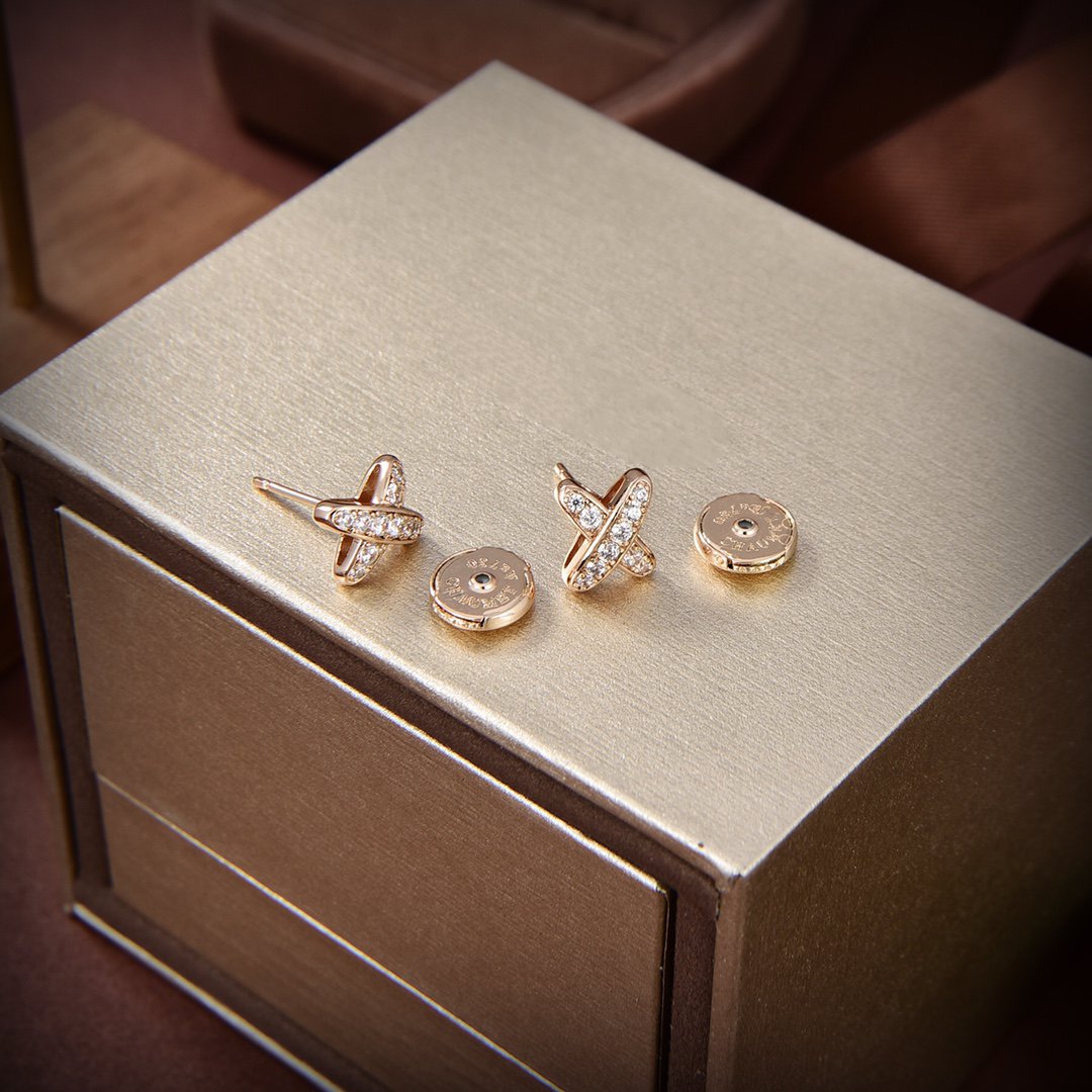 ¡®Glow Jewelry¡¯JEUX DE GOLD DIAMOND EARRINGS