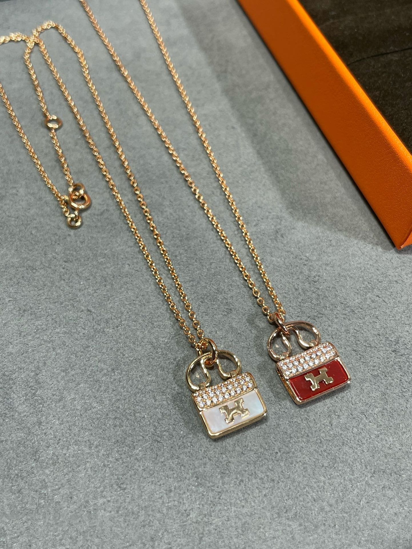 ¡®Glow Jewelry¡¯H CIRCE MOISSANITE PENDANT NECKLACE GOLD