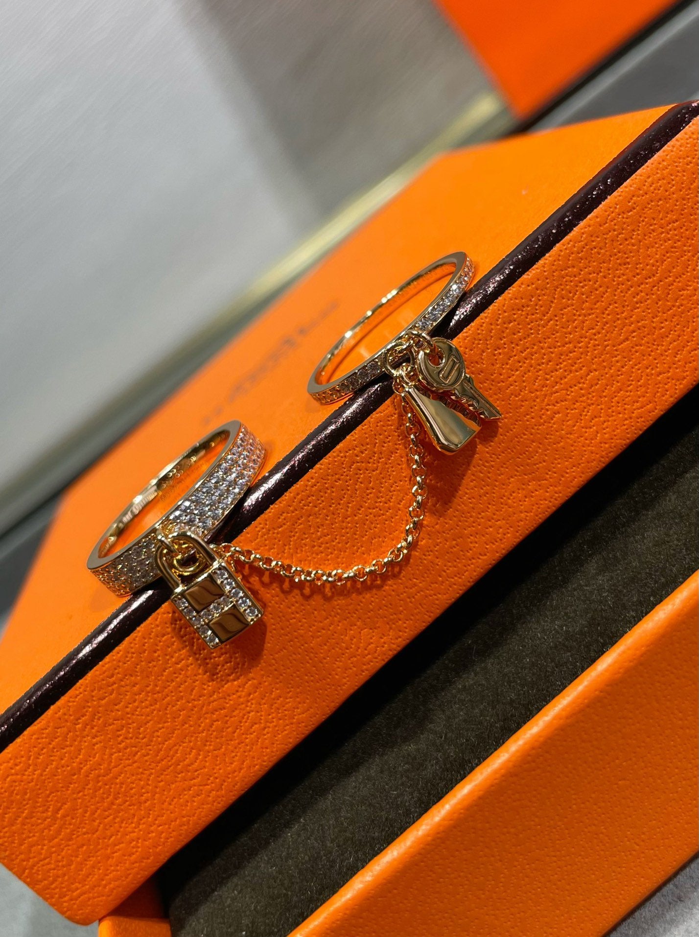 ¡®Glow Jewelry¡¯HM KELLY CLOCHETTE DOUBLE RING IN  WITH DIAMONDS
