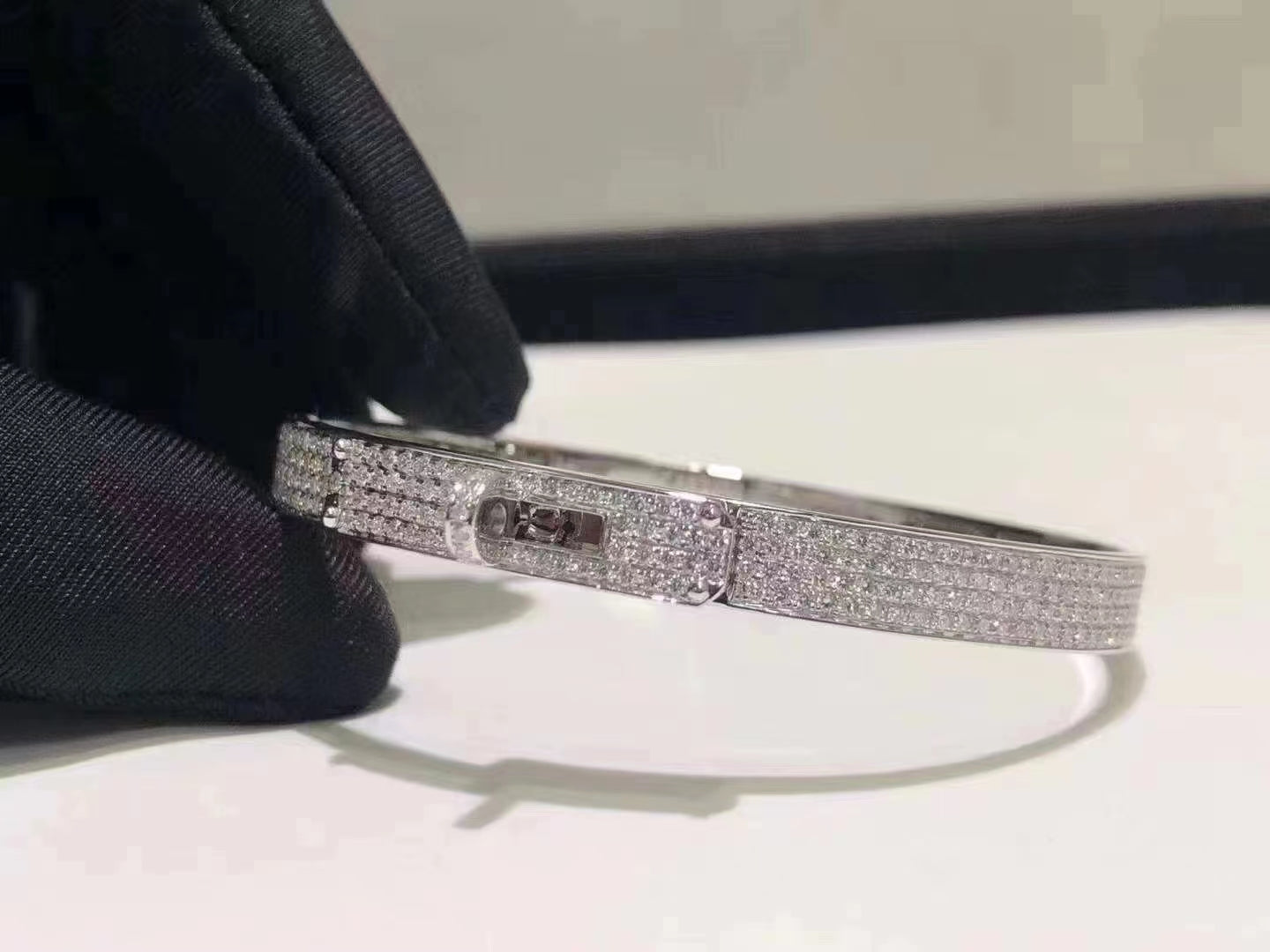 ¡®Glow Jewelry¡¯HM KELLY BRACELET IN SILVER AND FULL PAVE DIAMOND