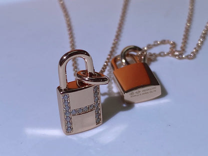 [Glow Jewelry]HM ADVANCED NICHE LOCK HEAD NECKLACE DIAMONDS
