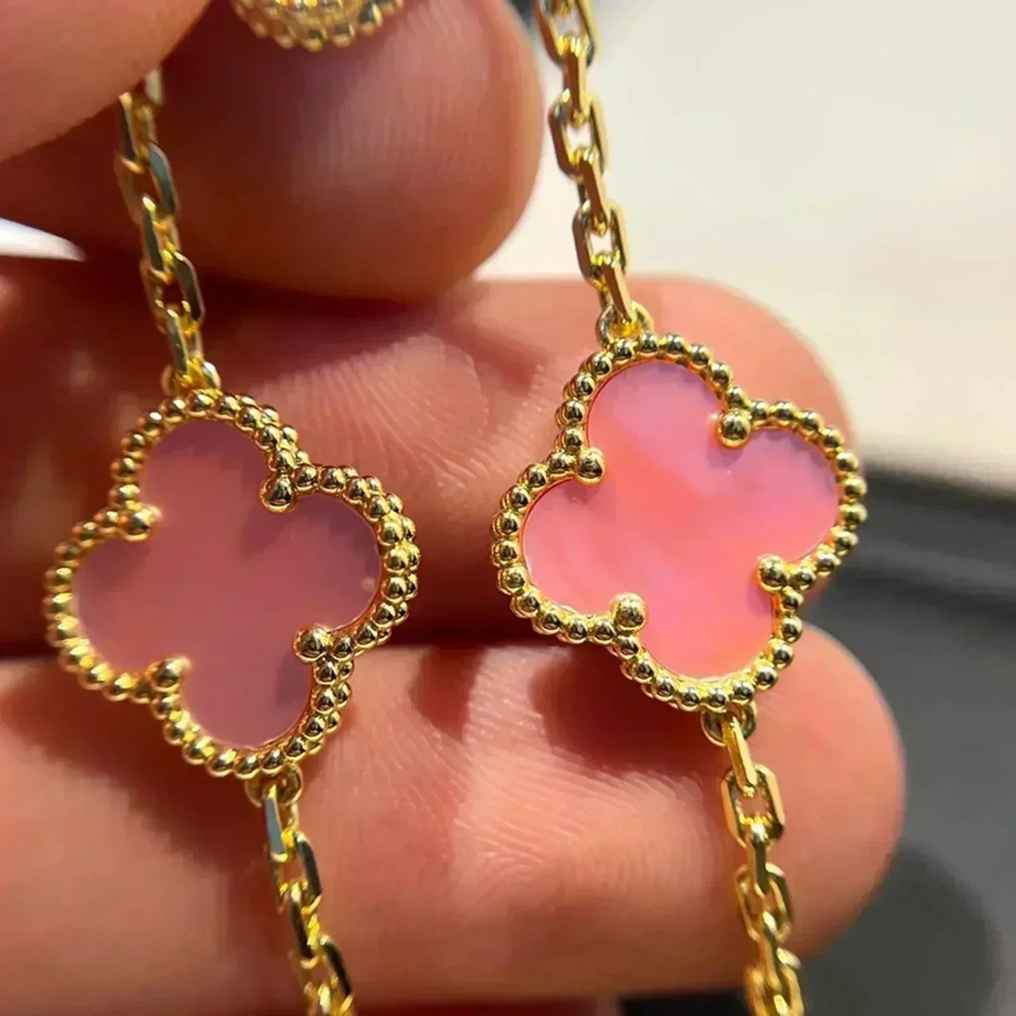 [Glow Jewelry]New  CLOVER 5 MOTIFS  PINK MOP BRACELET COLLECTION