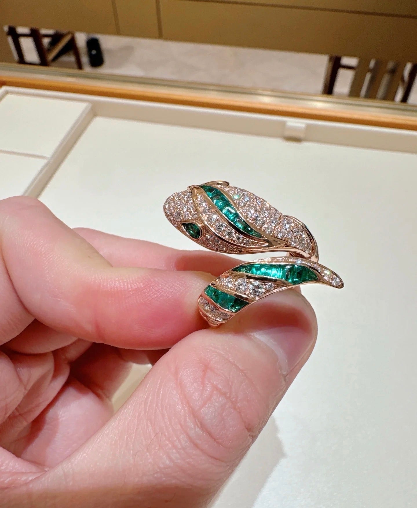 [Glow Jewelry]BRAND NEW LUXURY GREEN SNAKE RING