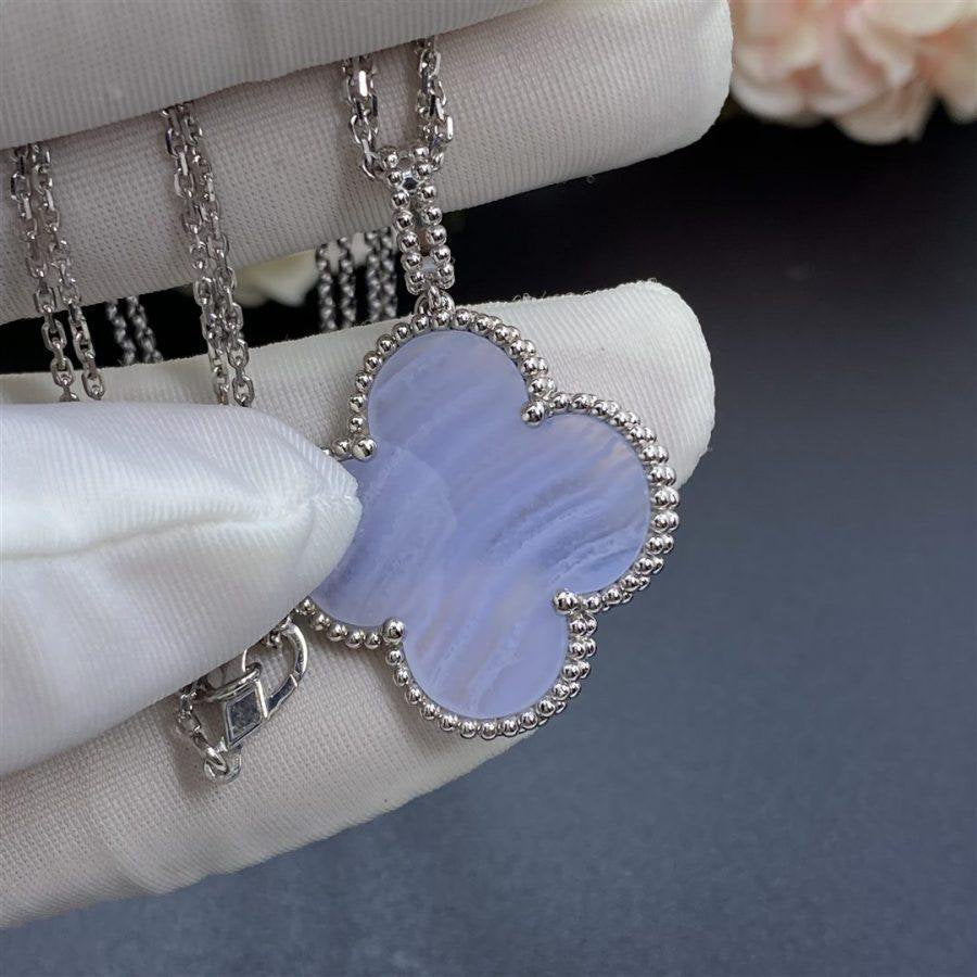 ¡®Glow Jewelry¡¯CLOVER SILVER CHALCEDONY BIG CLOVER NECKLACE