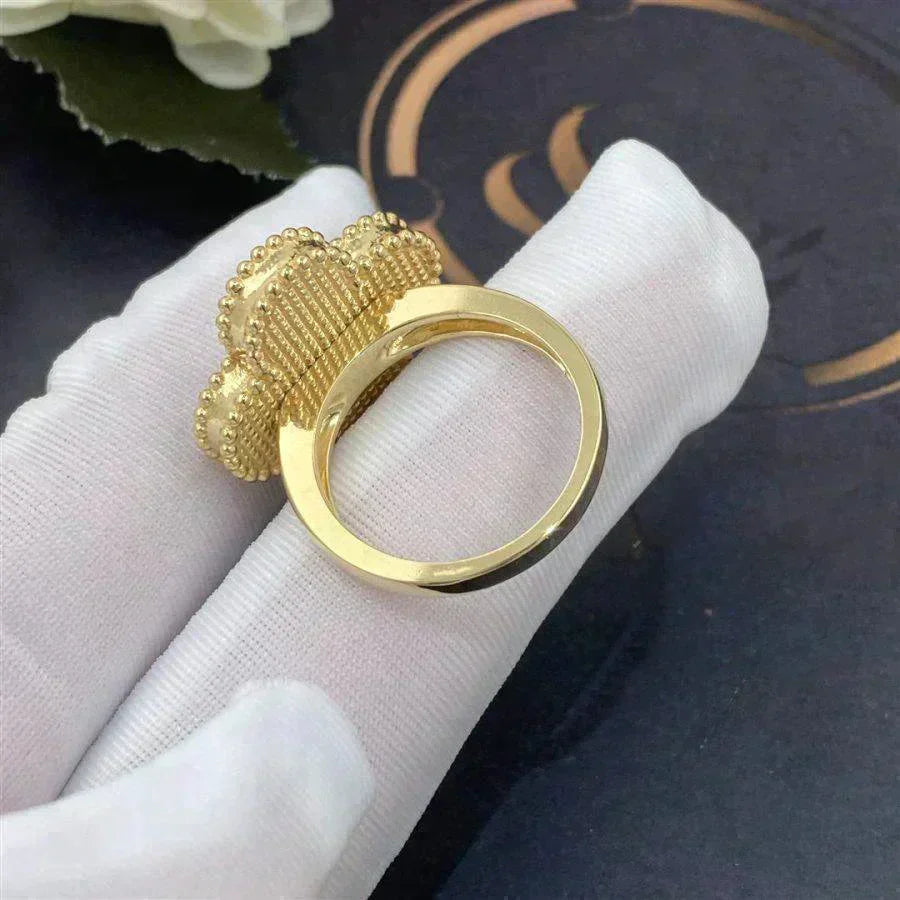 ¡®Glow Jewelry¡¯CLOVER WHITE MOP RING