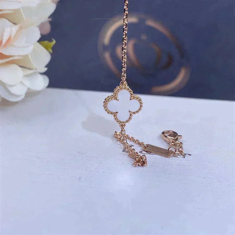 ¡®Glow Jewelry¡¯CLOVER WHITE MOP SINGLE FLOWER BRACELET