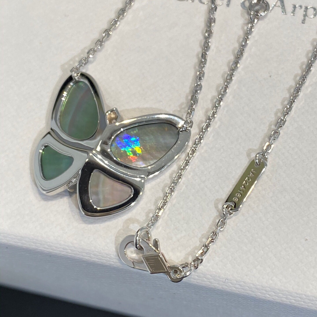 ¡®Glow Jewelry¡¯LARGE BUTTERFLY SILVER PENDANT DIAMOND NECKLACE