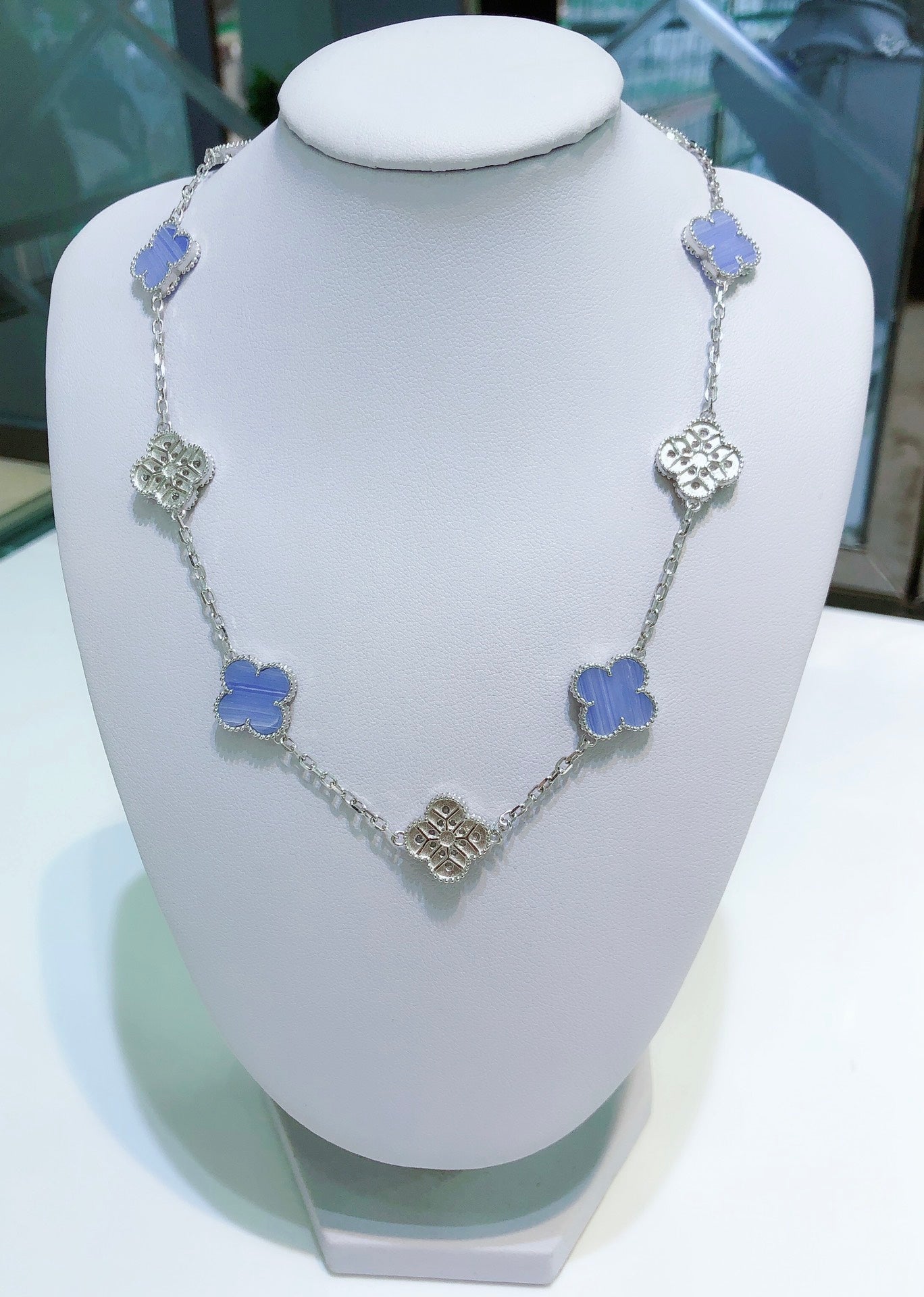 [Glow Jewelry]CLOVER 10 MOTIFS CHALCEDONY DIAMONDS SILVER NECKLACE